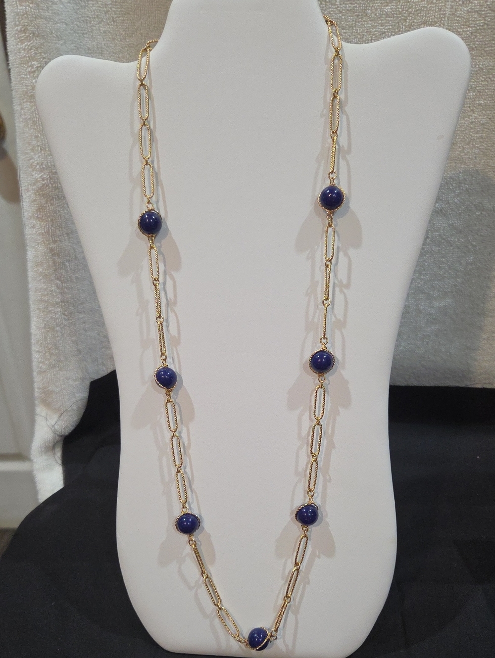 GOLDTONE PAPERCLIP STYLE CHAIN WITH GOLDTONE WRAPPED BLUE LAPIS BEADS